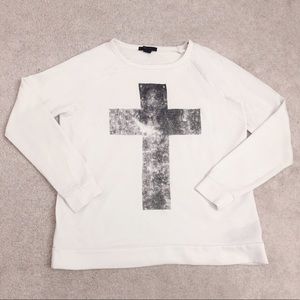 3 for $28🌼 White Distressed Cross Sweatshirt